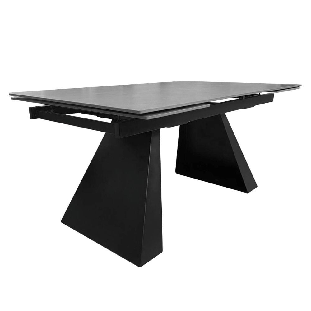 Tavolo allungabile Ariel piano in ceramica opaca e struttura in metallo colore ossido
