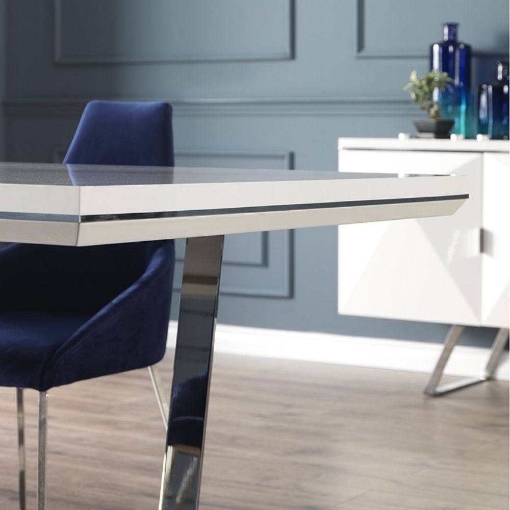 Tavolo Enzio 185 × 95 cm con piano laccato lucido e gambe cromate